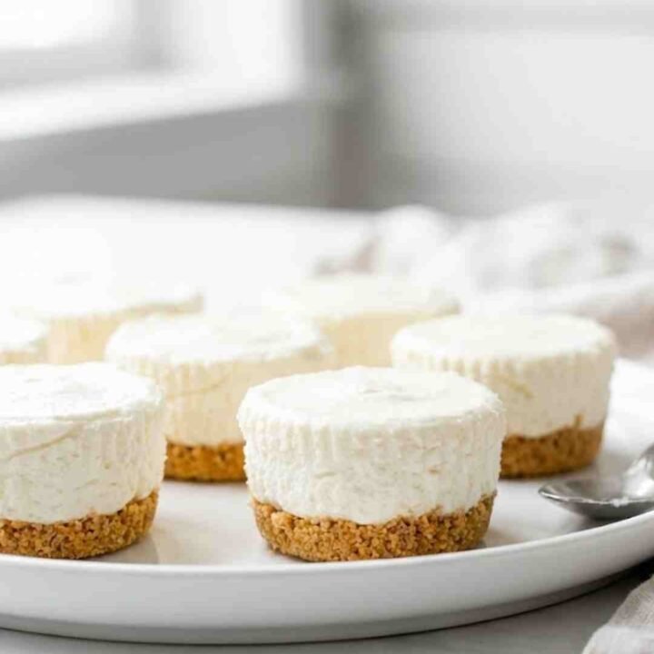 No Bake Mini Cheesecakes (Easy & Creamy Recipe!)