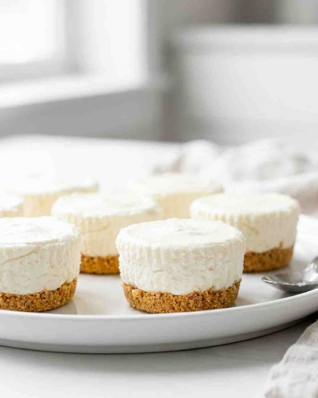 No Bake Mini Cheesecakes (Easy & Creamy Recipe!)